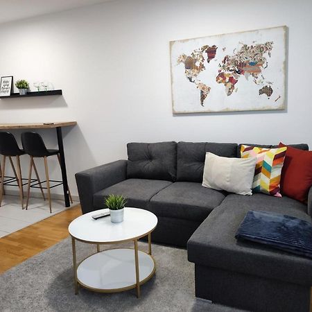 Apartments Dora Загреб Екстер'єр фото
