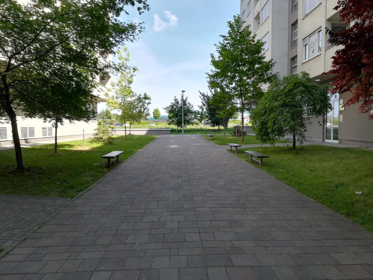 Apartments Dora Загреб Екстер'єр фото