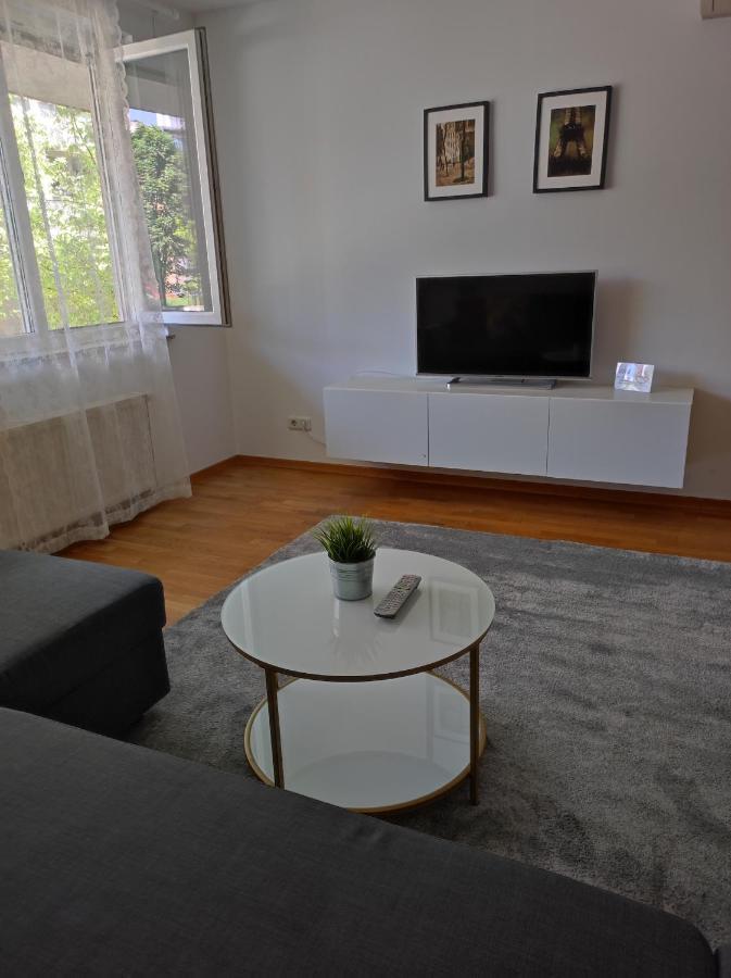 Apartments Dora Загреб Екстер'єр фото