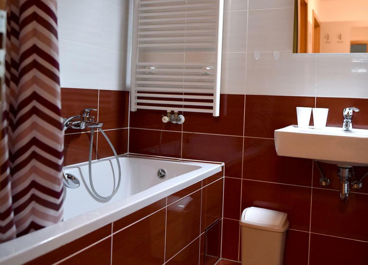 Apartments Dora Загреб Екстер'єр фото