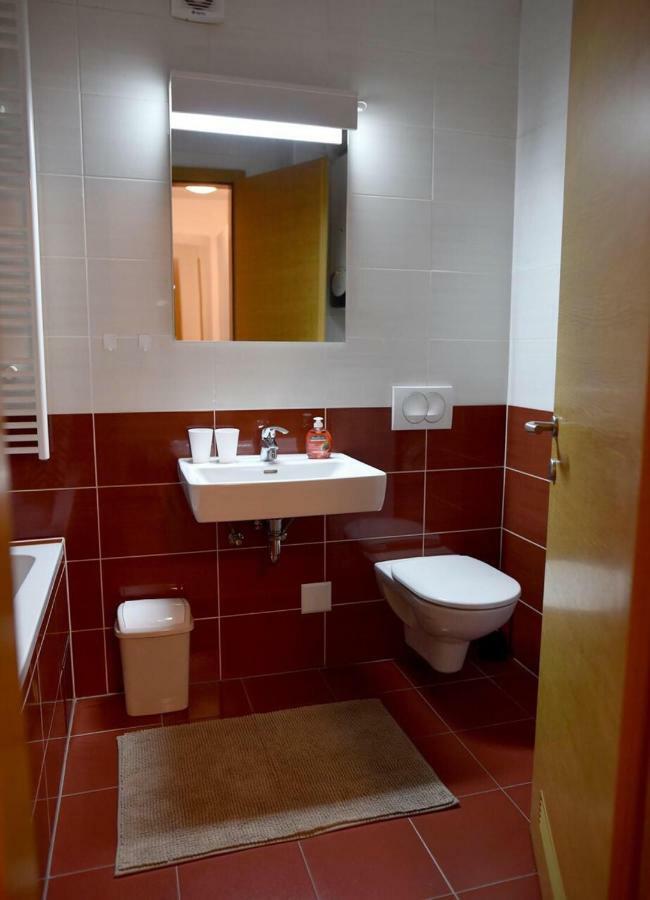 Apartments Dora Загреб Екстер'єр фото